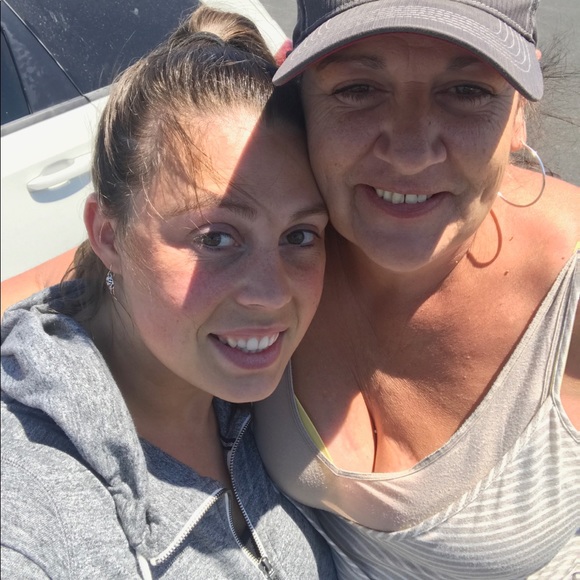 Meet your Posher, Lennette - Picture 3 of 9